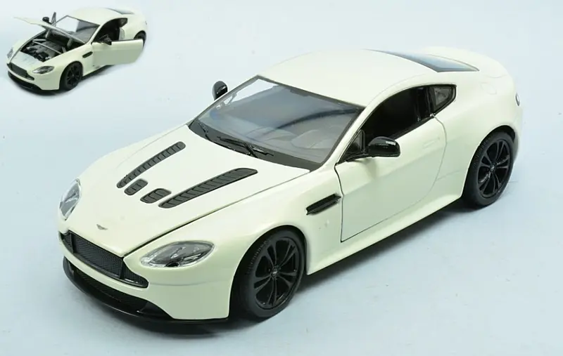 ASTON MARTIN VANTAGE WHITE 1