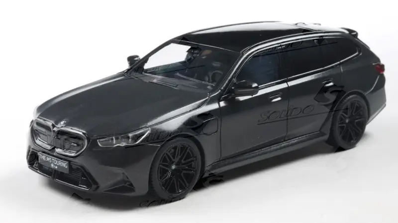 BMW M5 TOURING 2024 FROZENDEEP GREY 1