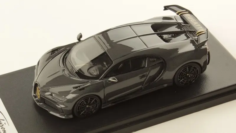 BUGATTI CHIRON PUR SPORT FULL CARBON 1