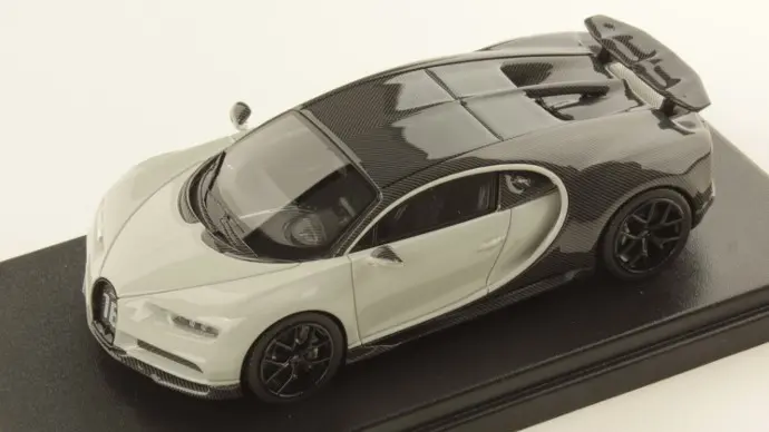 BUGATTI CHIRON SPORT GREY CARBON/RAFALE MET.SILVER 1