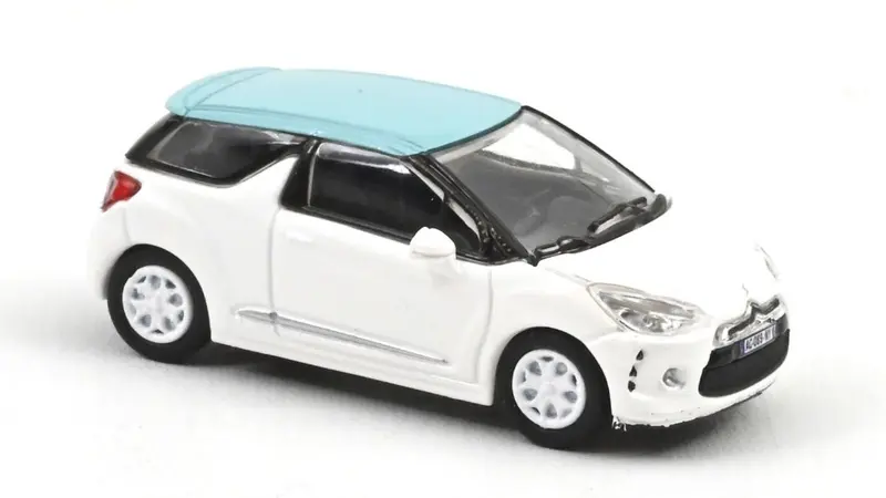 CITROËN DS3 2010 BANQUISE WHITE AND BLUE BOTICELLI ROOF 1