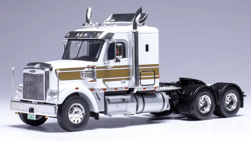 FREIGHTLINER CORONADO 2012 WHITE/GOLD 1