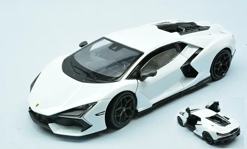 LAMBORGHINI REVUELTO PEARL WHITE 1