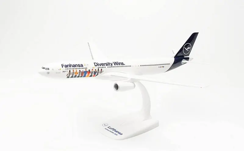 MODELLINO IN SCALA COMPATIBILE CON AIRBUS A330-300 "LUFTHANSA DIVERSITY" 1
