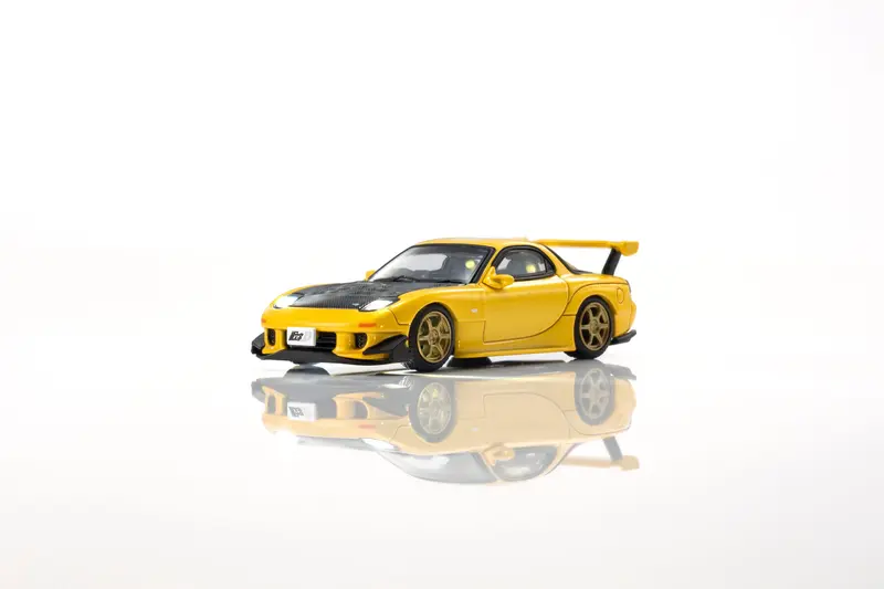 [PRE-ORDER] Kyosho - Mazda RX7 (FD) Initial D with Led 1995 - Scala 1/64 07133LB