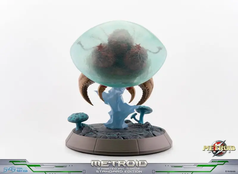 PREORDINE+ 06/2027 Metroid Prime PVC Figure Metroid (Standard) (Glow in the Dark) 21 cm