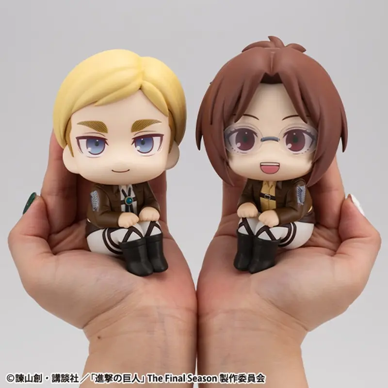 PREORDINE+ CHIUSO 10/2026 Attack on Titan Look Up PVC Statues Hange Zoe & Erwin Smith (with gift) 11 cm