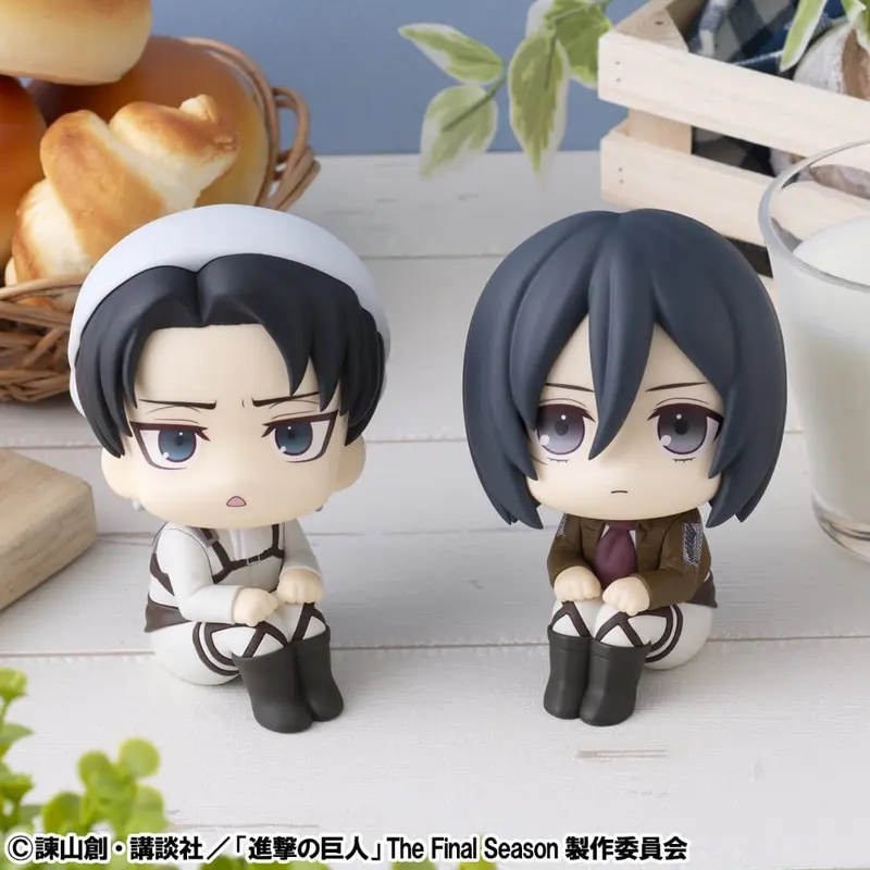 PREORDINE+ CHIUSO 11/2026 Attack on Titan Look Up PVC Statues Levi Cleaning up Ver. & Mikasa Ackerman (with gift) 11 cm