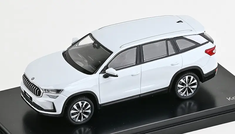 SKODA KODIAQ II 2023 MOON WHITE METALLIC 1