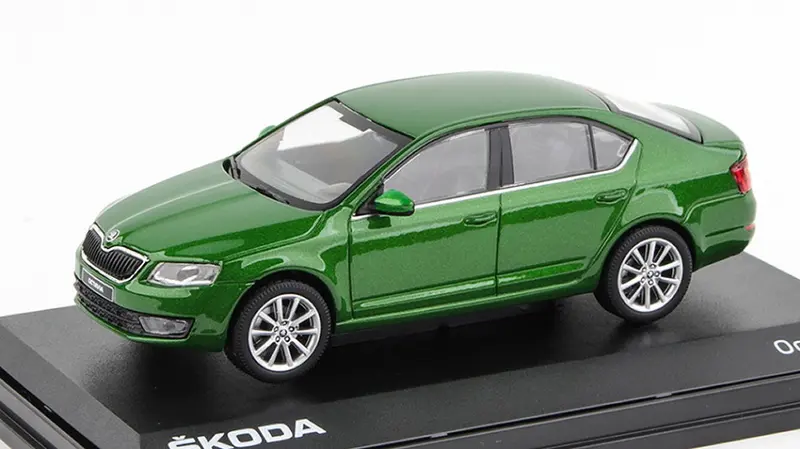 SKODA OCTAVIA III 2013 GREEN 1