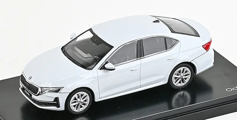 SKODA OCTAVIA IV FL 2024 MOON WHITE METALLIC 1