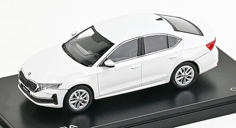 SKODA OCTAVIA IV FL 2024 WHITE 1