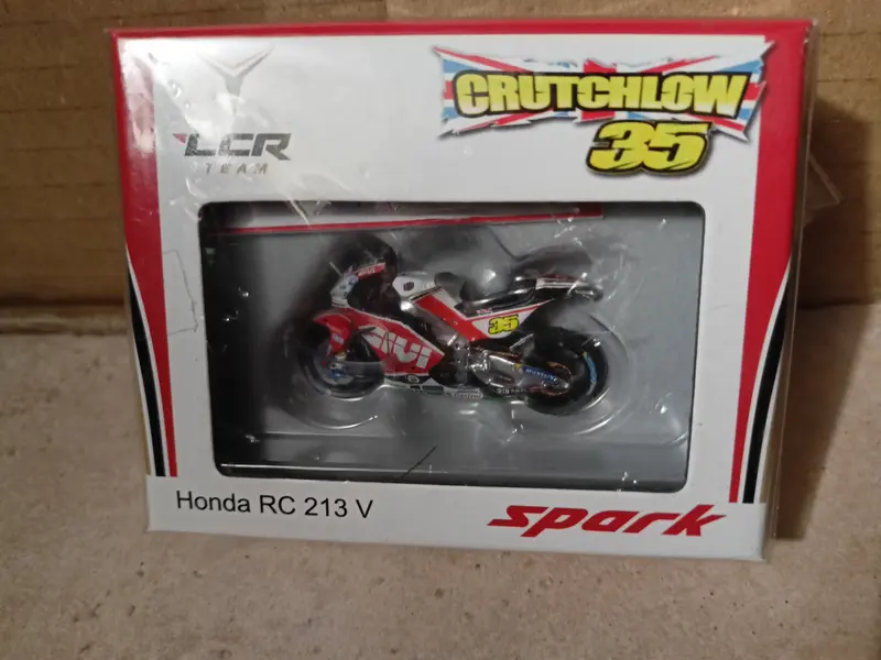 Spark MODEL M43019 Honda RC213V CAL CRUTCHLOW 2016 N.35 WINNER CZECH GP 1