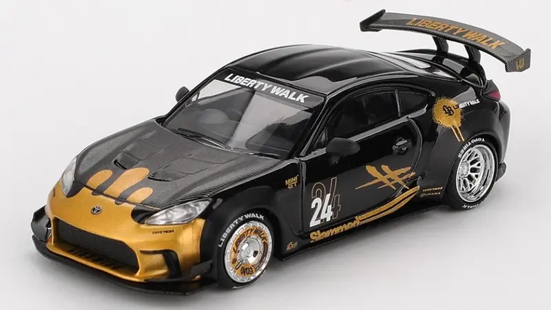 TOYOTA GR SUPRA LB-NATIONBLACK & GOLD 2025 1