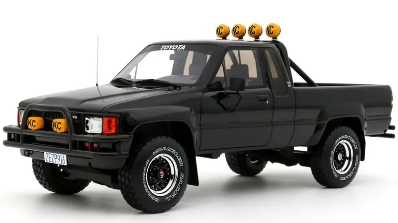 TOYOTA HILUX SR5 1985 "BACK TO THE FUTURE" MARTY'S DREAM W/PLATE 1