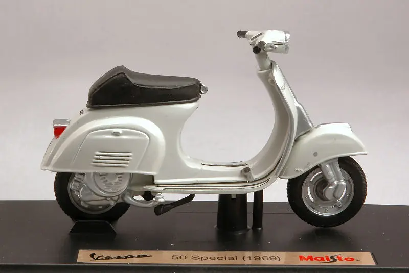 VESPA 50 SPECIAL 1969 WHITE 1