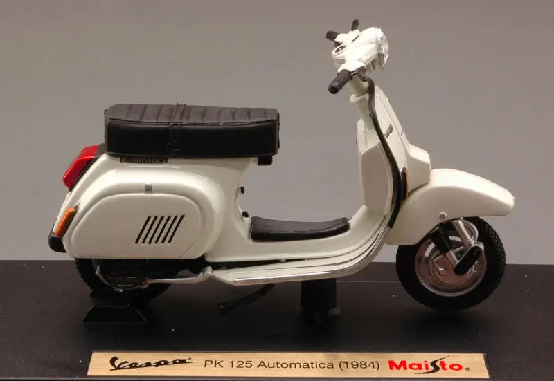 VESPA PK 125 AUTOMATICA 1984 CREAM 1