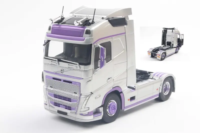 VOLVO TRUCKS FHGLOBETROTTER XL 2023 SILVER/PURPLE1